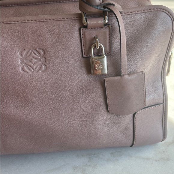 Loewe Pink Leather Briefcase with Elegant Design - Picture 3 of 11